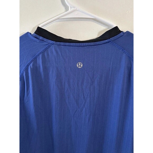 Lululemon Blue & Black Athletic V-Neck Stretch T-Shirt Mens Size Small - Picture 6 of 6